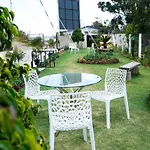 Paradise Perfect - Non Smoking Non Alcoholic No Unmarried Couples