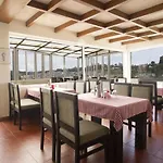 OYO 24825 Hotel Sholas Residency