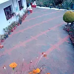 R J Inn Hotel
