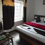 Cliff Residency Near Botanical Garden Ooty