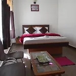 Cliff Residency Near Botanical Garden Ooty
