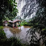 Bob\'S Woodside Bungalow