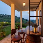 Vente Colline, Luxurious Villa In Coonoor By Roamhome