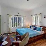 Stayvista At Orion\'S Crest Ooty Including Breakfast
