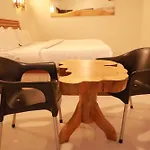 The Woodlands Residency- Unmarried And Stag Groups Not Allowed