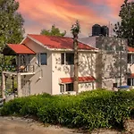 Stayvista At Villa Misty Oaks With Breakfast