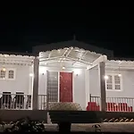 Sky High Villa - Premium Cottages
