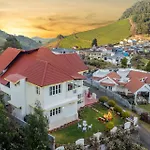 Stayvista At Orion\'S Crest Ooty Including Breakfast