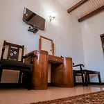 Lakefront Home Hotel