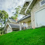 Aj Gable Clouds Ooty By Voye Homes - Serene Stay Near Avalanche Emerald Lake