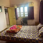 Hotel Pnr\'S Paradise