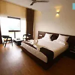 Ezebella Luxury Service Villa Ooty
