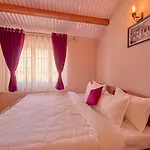 Silver Dale Tea Estate Bungalow Ooty By Voye Homes