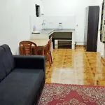 Aysha Home Stay - 7B