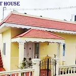 Aysha Home Stay - 7B
