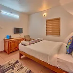 Silent Retreat Ooty Pool Resort By Voye Homes