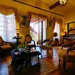 Lymond House - Homestay