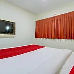 Oyo 8715 Hotel Nakshatra Grand