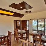 Fabhotel Srj\'S Thaneesh Southwick