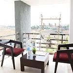 Oyo 13915 Albis Ville