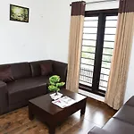 Oyo 13915 Albis Ville
