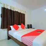Oyo 15478 Lalana Residency