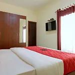 Oyo 11748 Pine Hill Suites