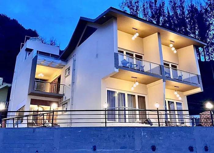 Ponmari Villa