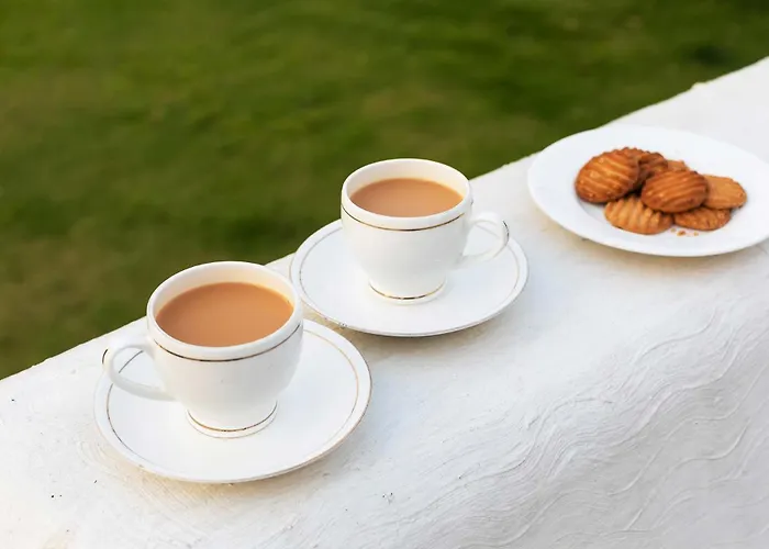 Stayvista At The Lilly Ooty With Breakfast