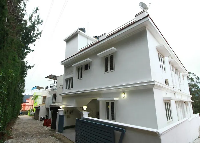 Oyo 15478 Lalana Residency
