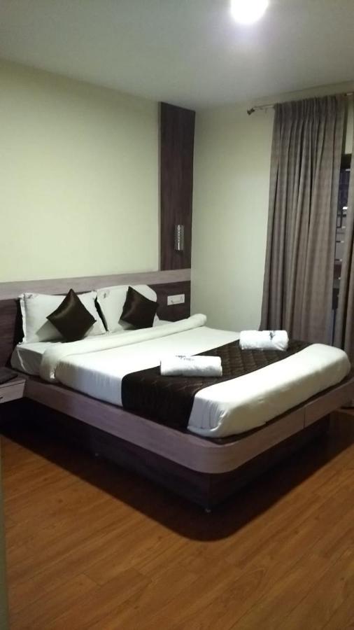 The Majestic Crown Hotel 2*