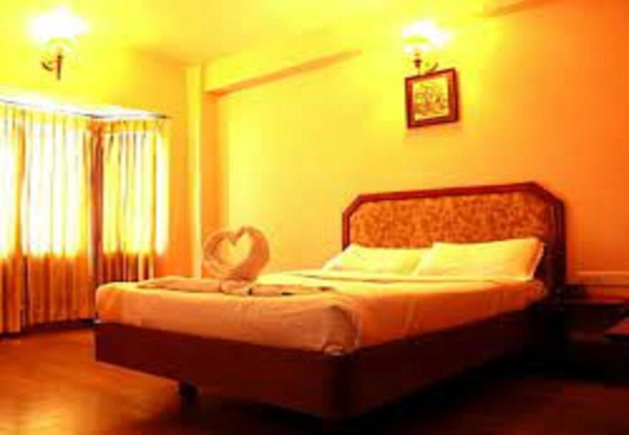 Blue Bird Hotel