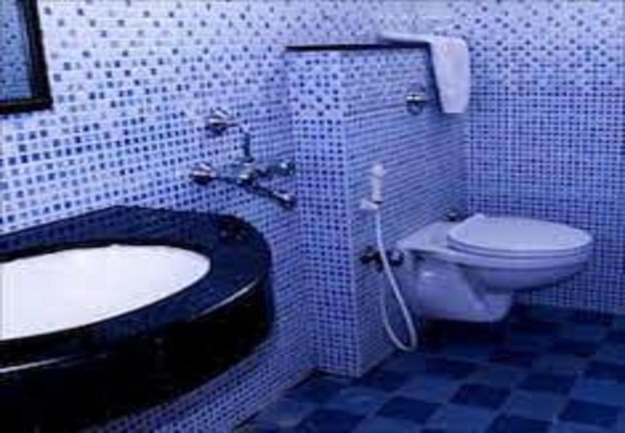Blue Bird Hotel Ooty