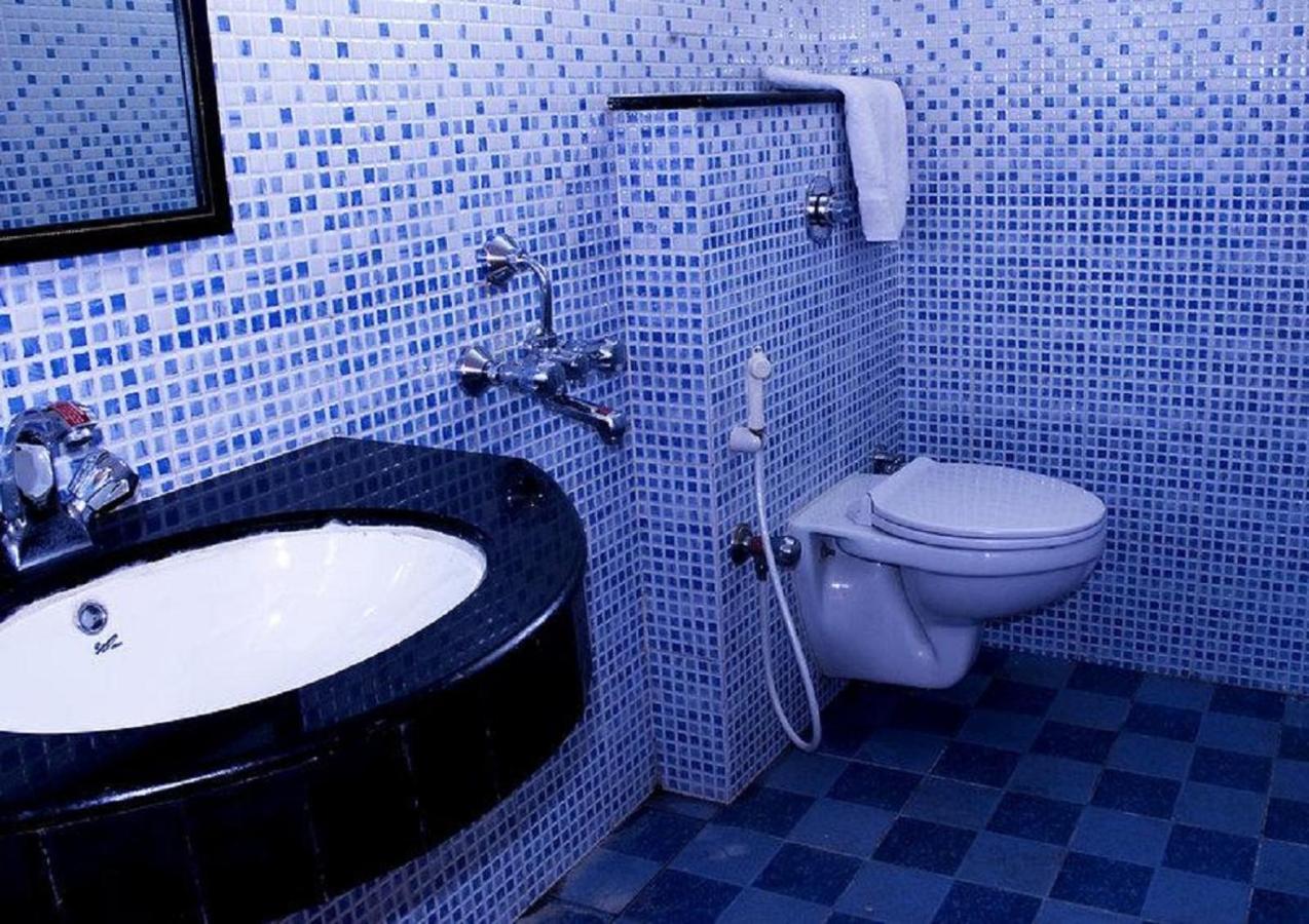 Blue Bird Hotel