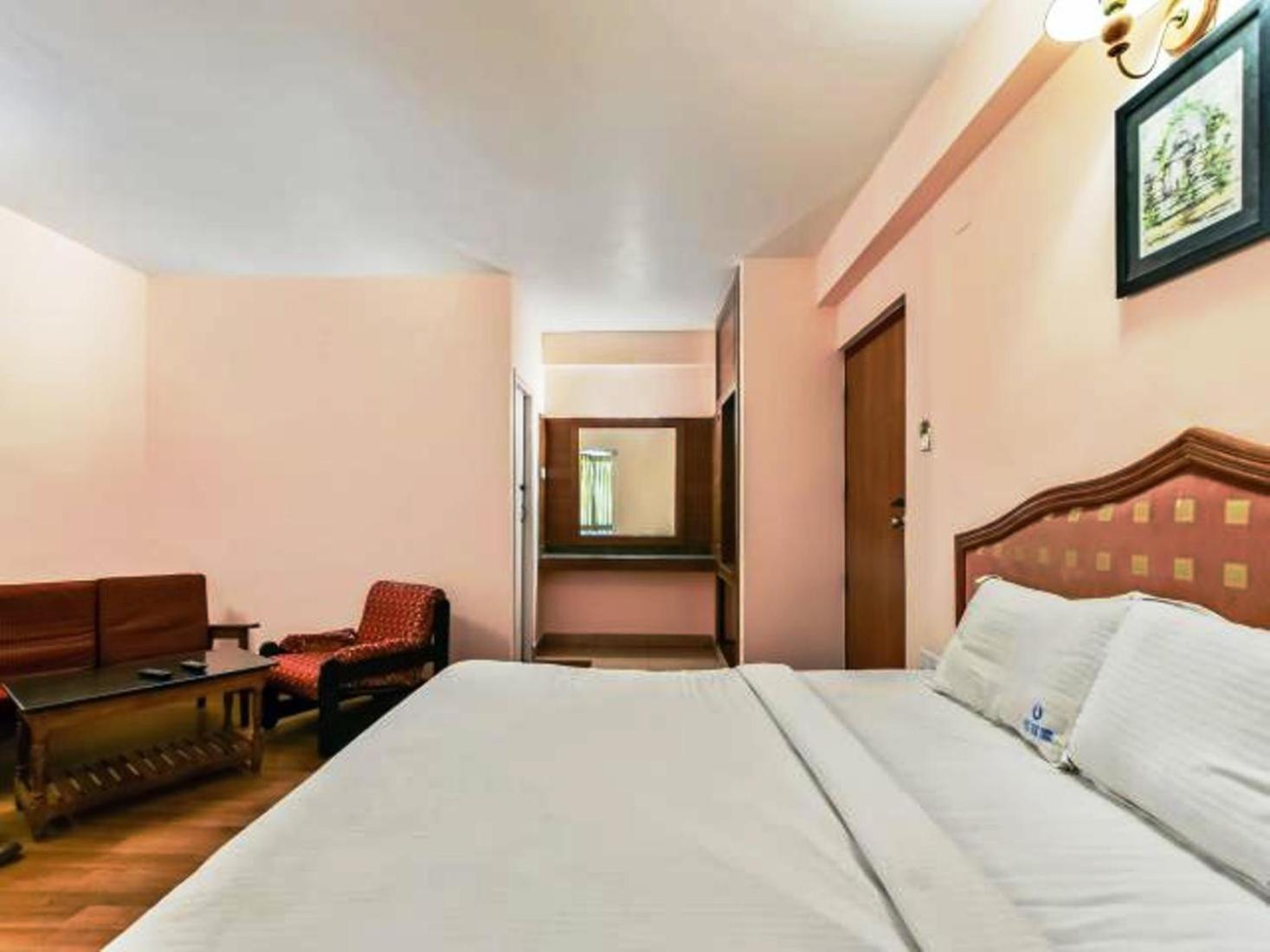 Blue Bird Hotel