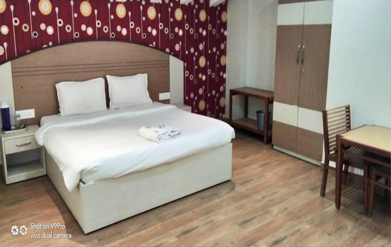 Dew Drop Bed & Breakfast *