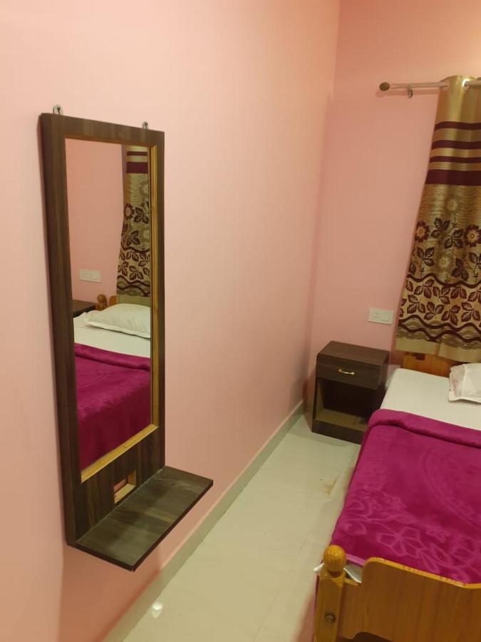 Hotel Happystay And *