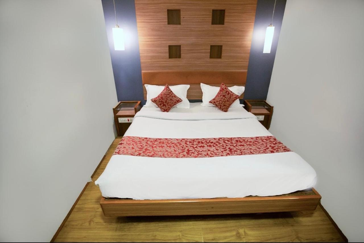 Hotel Maneck Residency Ooty