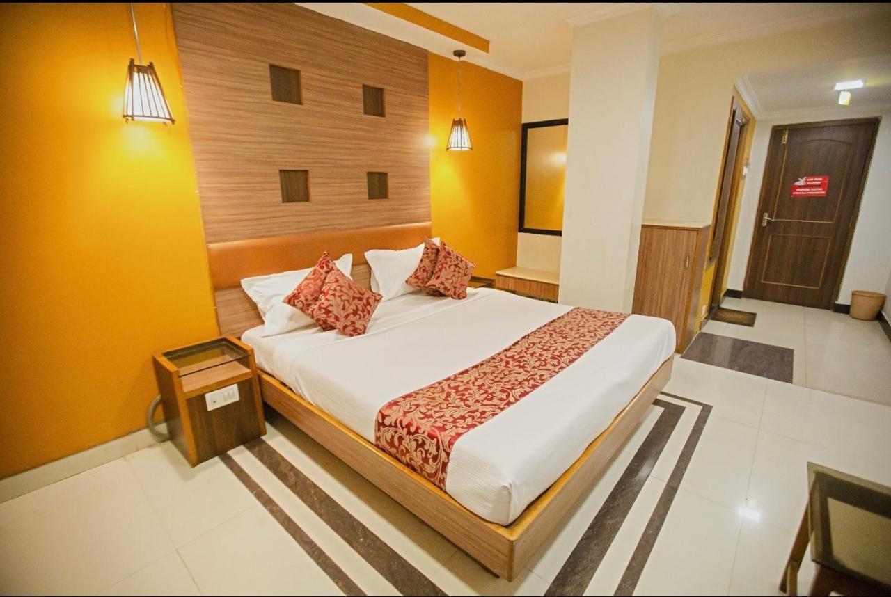Maneck Residency 3*