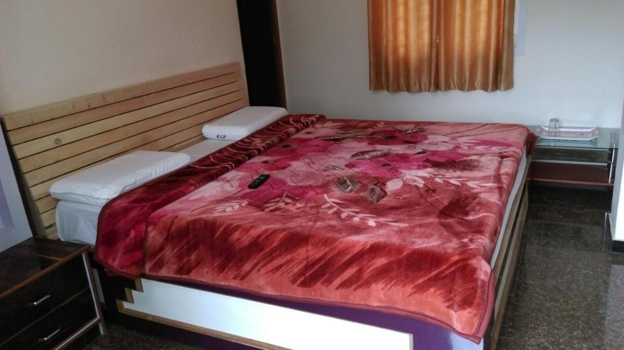 Hotel Sv Residency