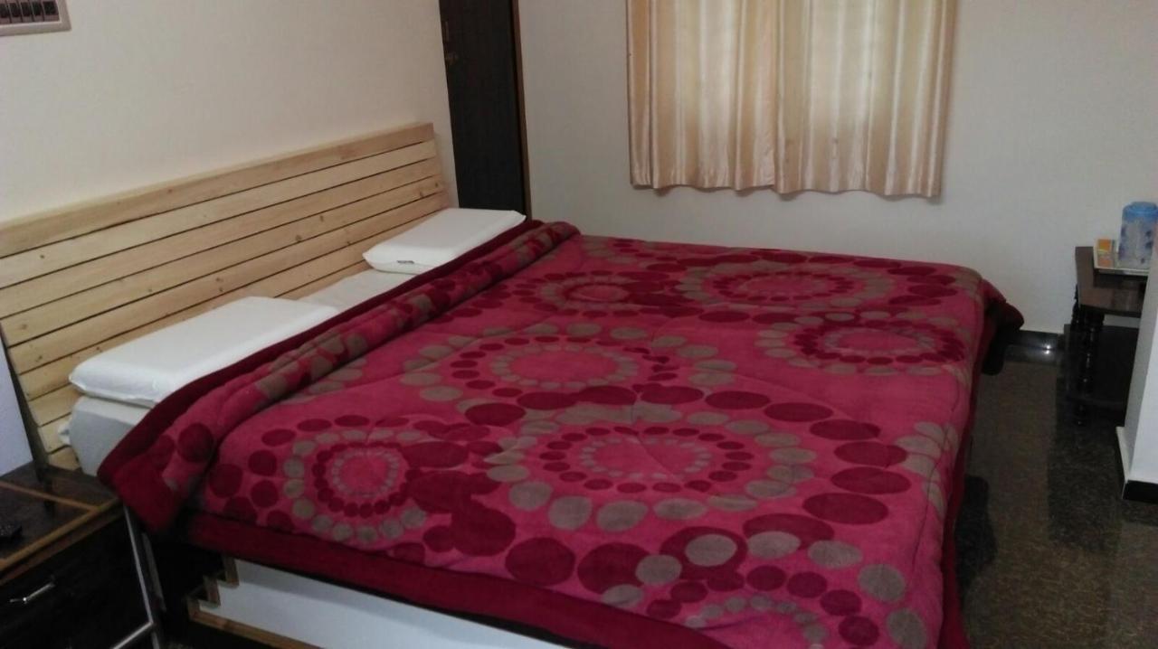 Hotel Sv Residency *