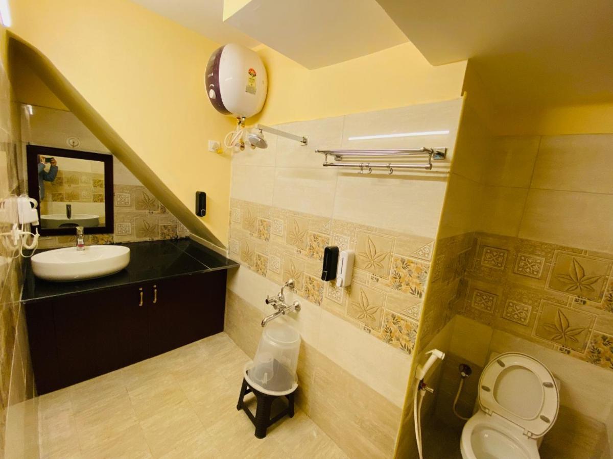 Hotel Aakash And Cottages, Ooty