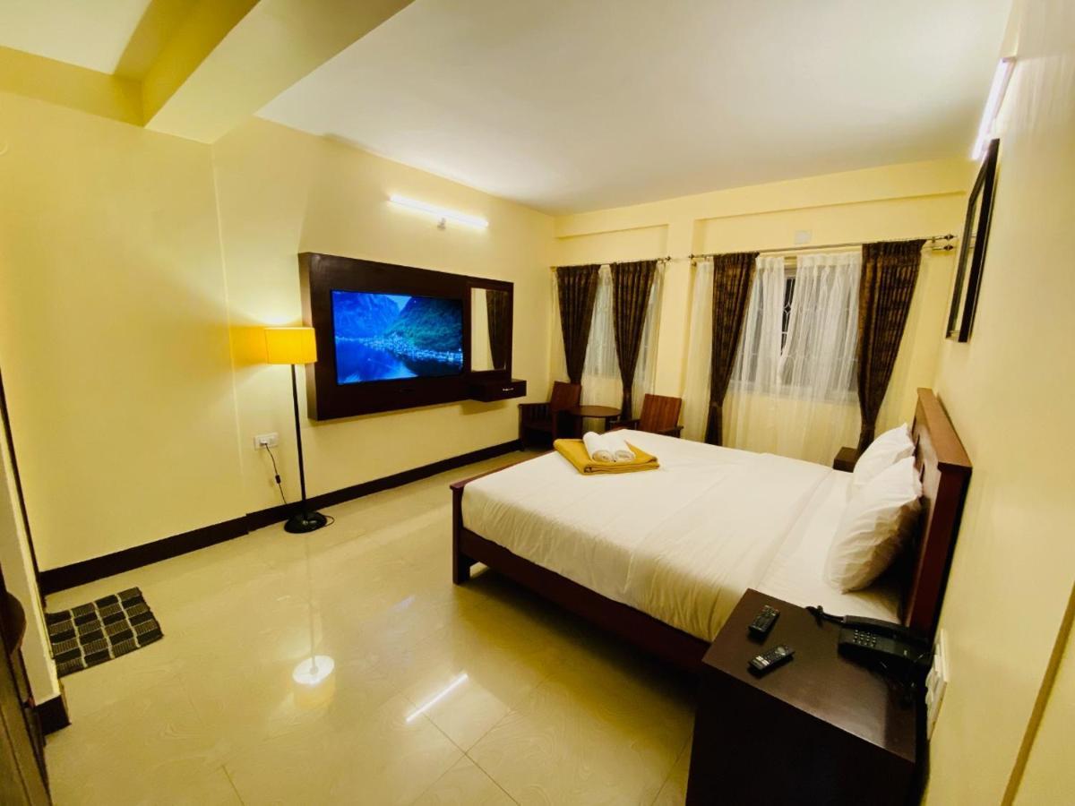 Aakash And Cottages, 3*
