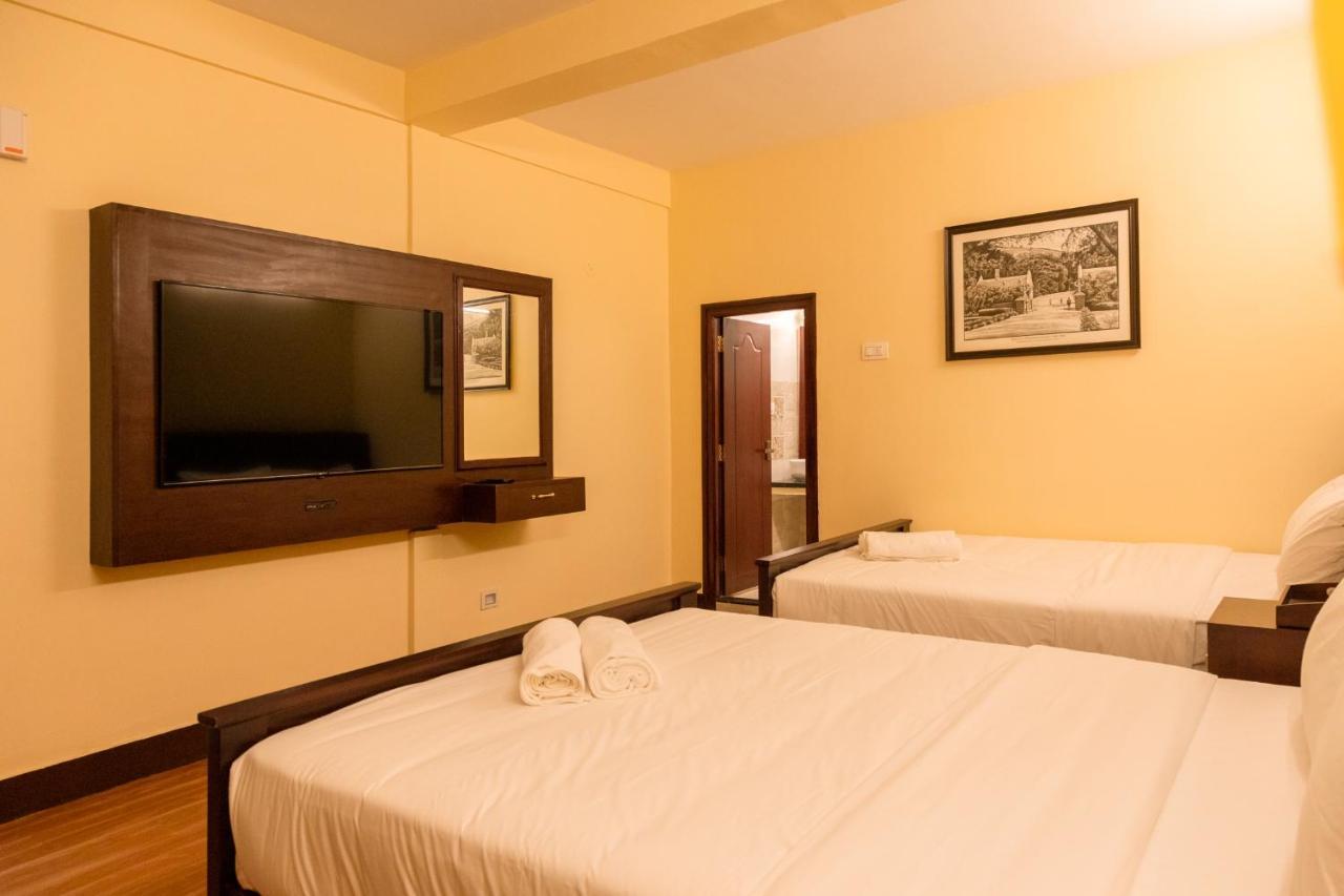Aakash And Cottages, 3*