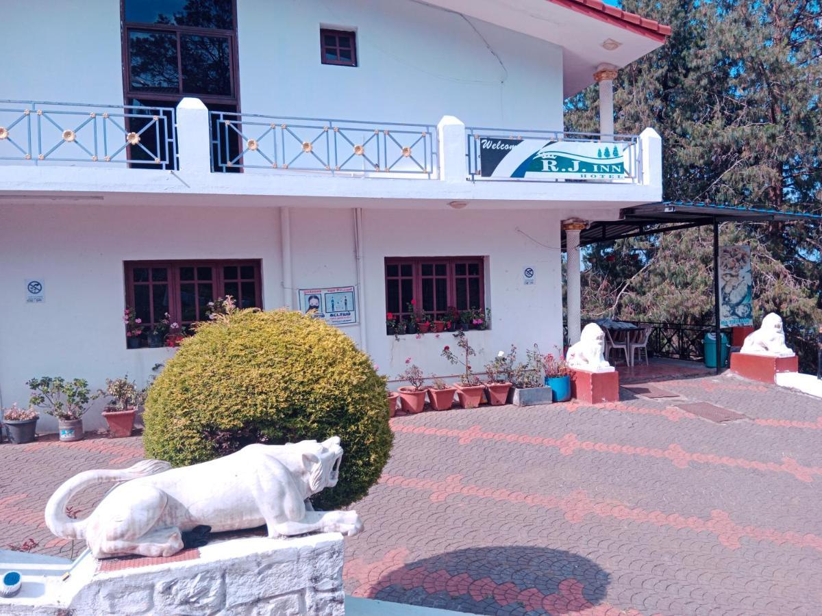 Hotel R J