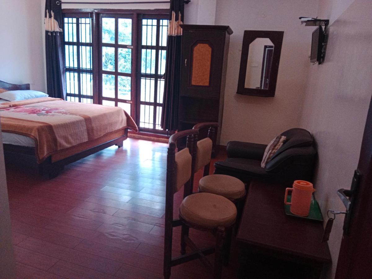 R J Hotel Ooty