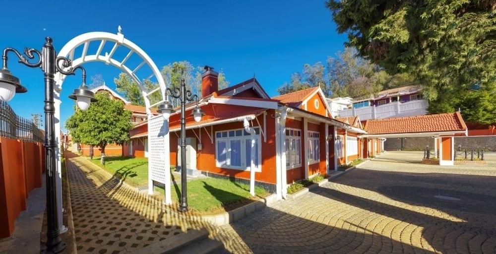 Resort West Downs - The Heritage 4*