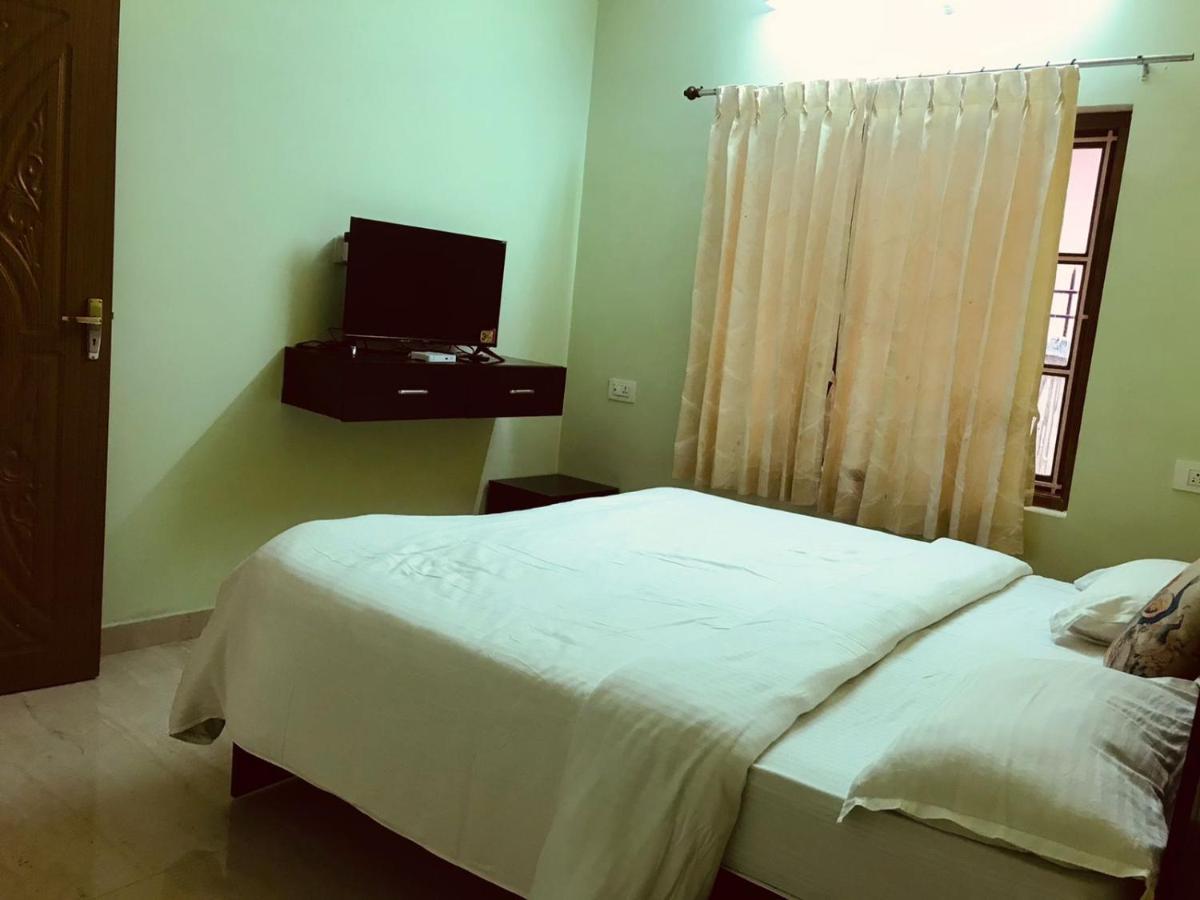 Wrong Turn Guest House *