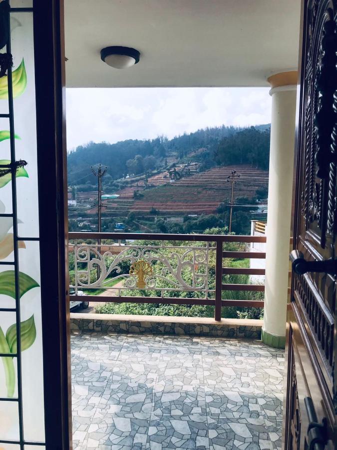 Wrong Turn Guest House *