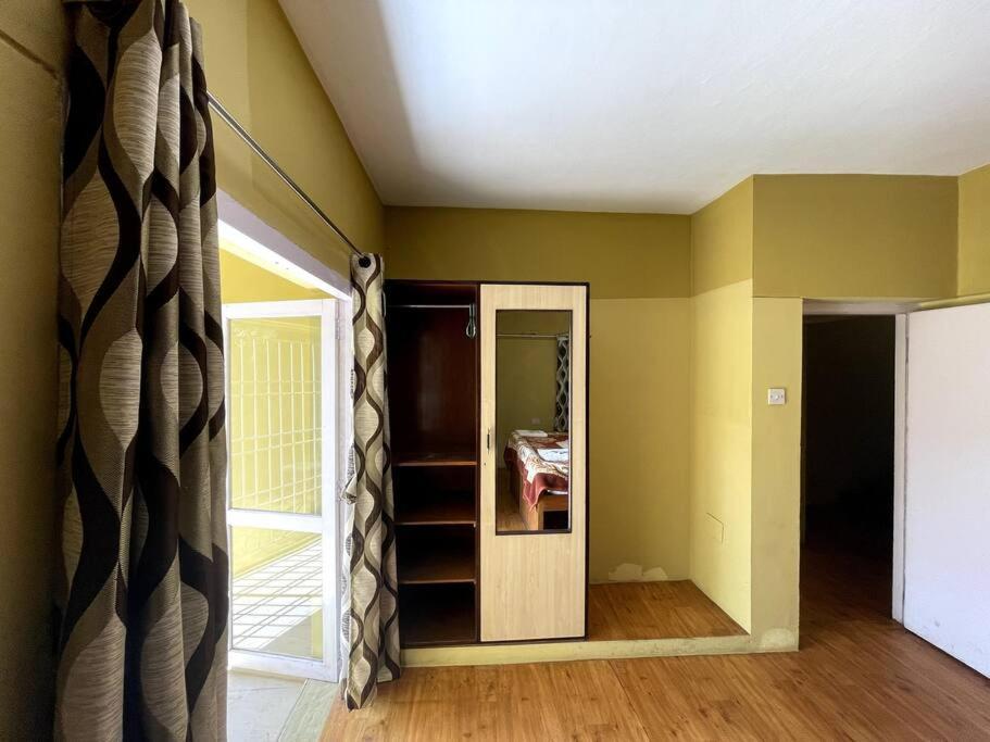Rustic 3-br W/ Front & Back Yards In The Mountains Villa Ooty